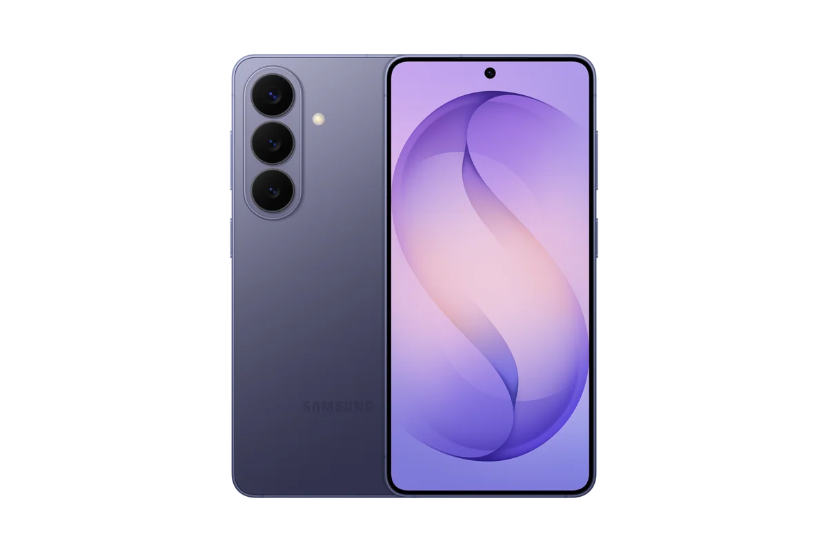 Galaxy S26 in Cobalt Violet, back and front views